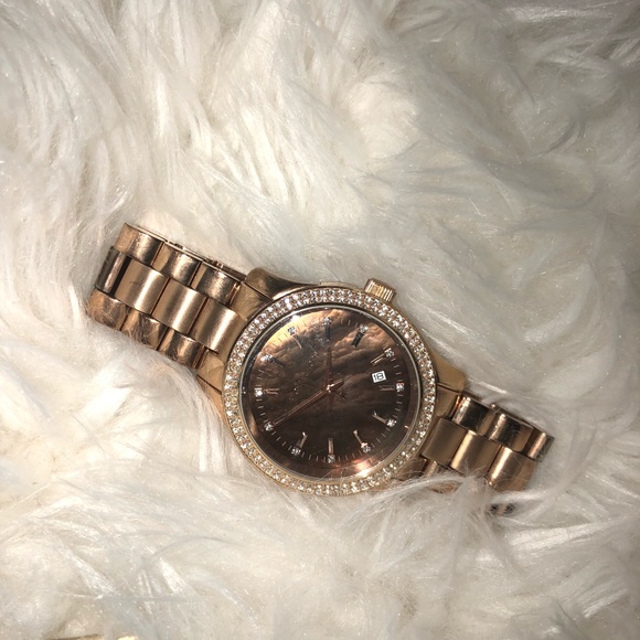 Michael Kors Watch - Picture 2 of 2